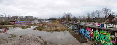 836510 Panorama van de Vrije Graffiti Plek Utrecht Centraal (terrein van het voormalige Expeditieknooppunt van PostNL ...